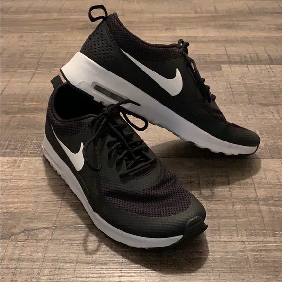 Black Nike Air Max Thea - Picture 1 of 6